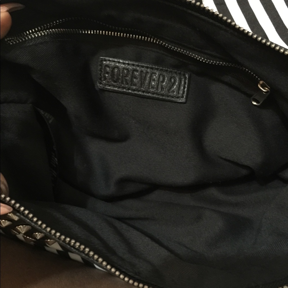 Purses - Picture 4 of 4